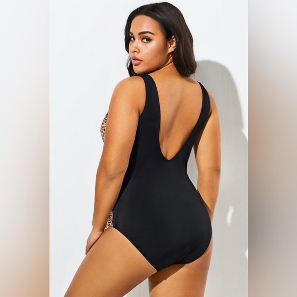 NEW NWT MeetCurve Plus Size Leopard Print V-Neckline One Piece Swimsuit - Picture 3 of 6